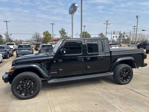 Used 2022 Jeep Gladiator Overland image 4