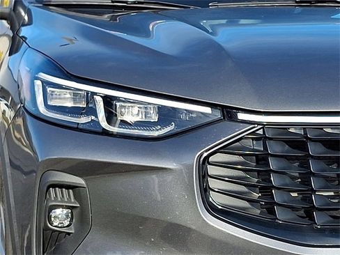 Certified 2025 Ford Escape Platinum w/ Premium Technology Package image 9