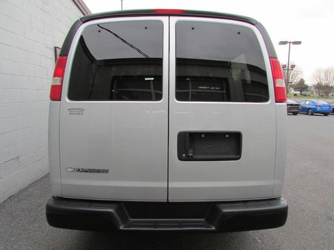 Used 2017 Chevrolet Express 2500 LS RWD image 3