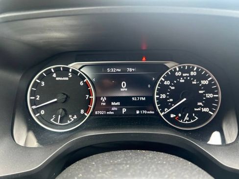 Used 2022 Nissan Rogue SV AWD/4WD image 17