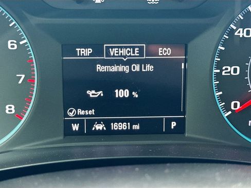 Used 2023 Chevrolet Traverse LT image 12