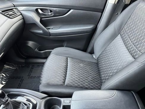 Used 2018 Nissan Rogue SV image 21