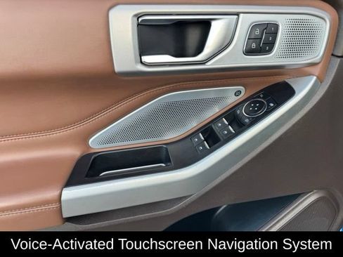Used 2021 Ford Explorer King Ranch w/ Premium Technology Package AWD/4WD image 12