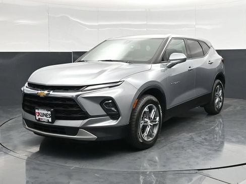 Used 2025 Chevrolet Blazer LT FWD image 5