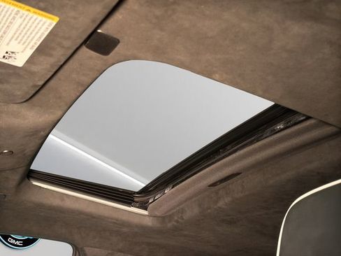 Used 2024 GMC Sierra 2500 AT4X image 28