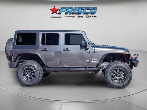 Used 2016 Jeep Wrangler Unlimited Sahara AWD/4WD image 2
