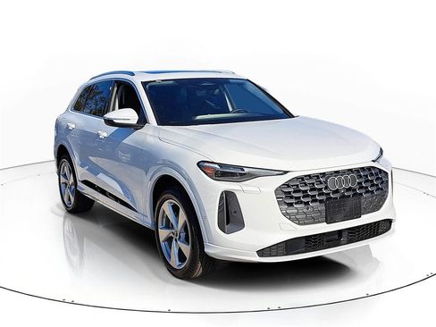 New 2025 Audi Q5 2.0T Premium Plus image 1