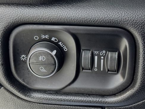 Used 2019 RAM 1500 Big Horn AWD/4WD image 15