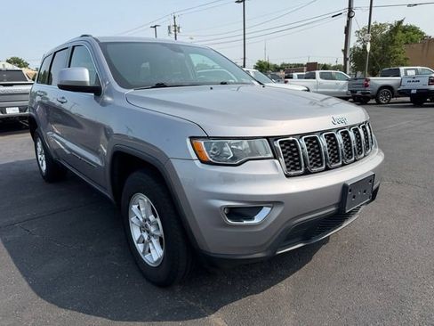Used 2019 Jeep Grand Cherokee Laredo AWD/4WD image 1