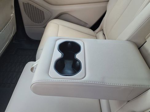 Used 2023 Jeep Grand Cherokee L Limited RWD image 11