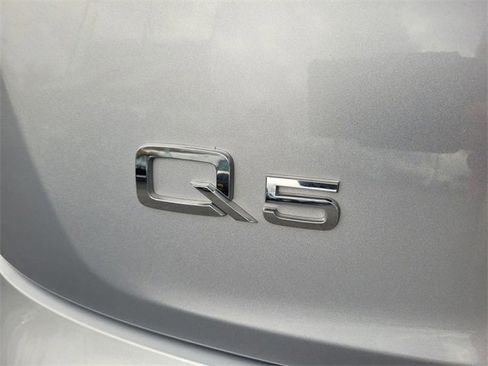 Used 2023 Audi Q5 2.0T Premium w/ Convenience Package image 10