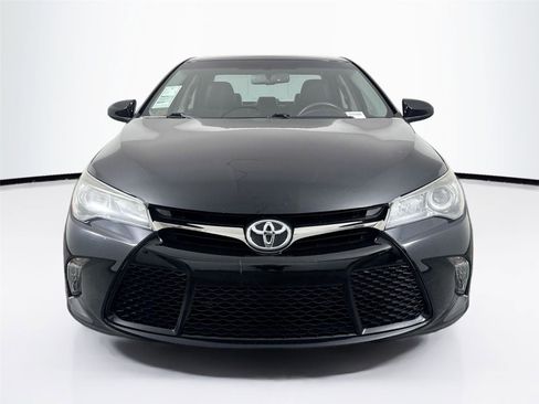 Used 2017 Toyota Camry XSE image 8