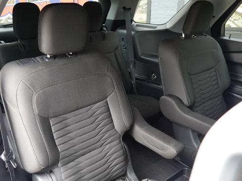 Used 2021 Ford Explorer XLT AWD/4WD image 11