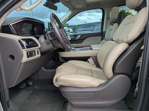 Used 2023 Lincoln Navigator L Reserve AWD/4WD image 16