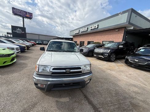 Used 2000 Toyota 4Runner 2WD image 8