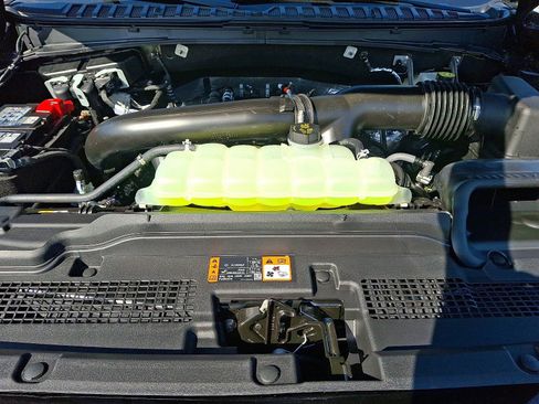 New 2025 Ford Expedition Active image 19