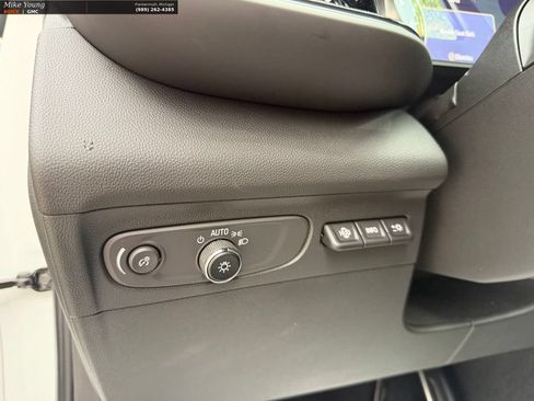 Certified 2023 Buick Envision Essence w/ Technology Package I AWD/4WD image 22