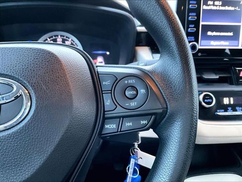 Used 2021 Toyota Corolla LE image 24