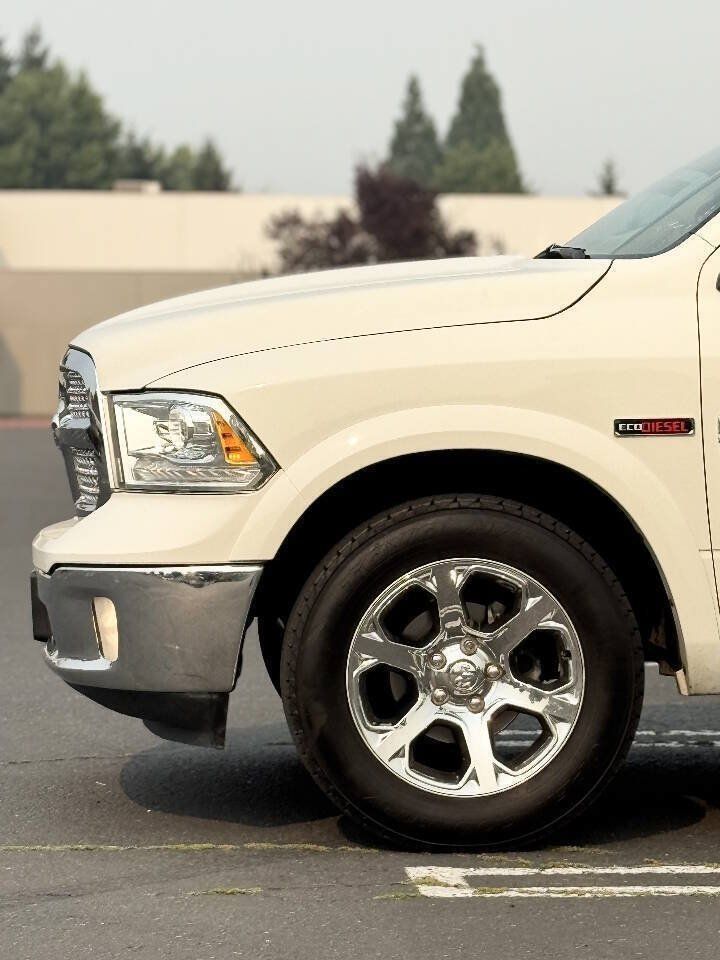 Used 2018 RAM 1500 Laramie AWD/4WD image 12