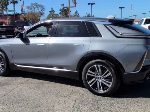 Certified 2023 Cadillac Lyriq Luxury image 9