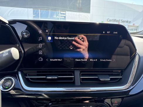 Used 2025 Chevrolet Trax ACTIV w/ Sunroof Package image 19