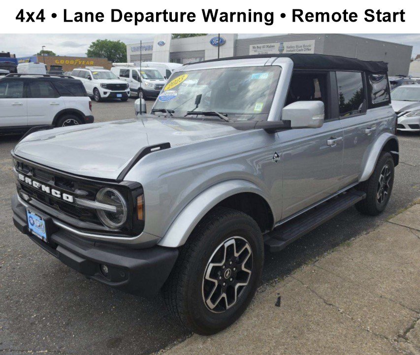 Used 2023 Ford Bronco Outer Banks AWD/4WD image 2