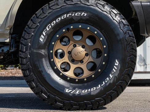 New 2025 Ford Bronco Badlands image 15