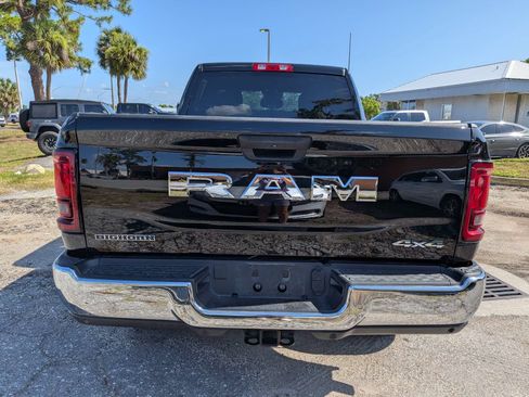 Used 2026 RAM 2500 Big Horn AWD/4WD image 5
