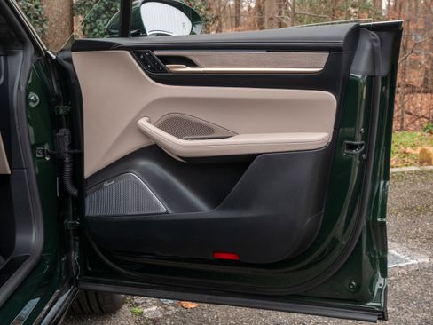 Used 2024 Porsche Macan Turbo Electric w/ Premium Package image 30