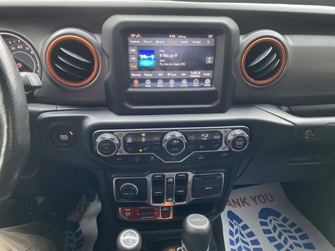 Used 2021 Jeep Gladiator Mojave w/ Cold Weather Group image 9