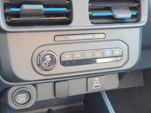 Used 2025 Ford Maverick Lobo AWD/4WD image 47