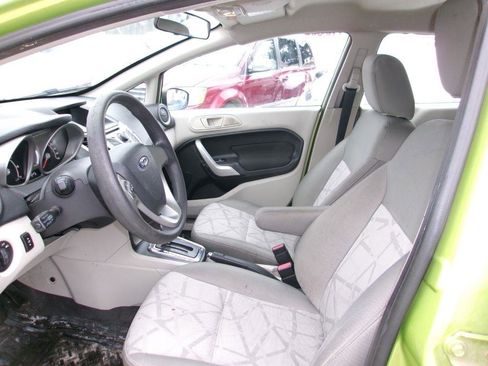Used 2012 Ford Fiesta SE image 6