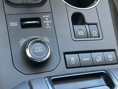 Certified 2021 Toyota Highlander XSE AWD/4WD image 18