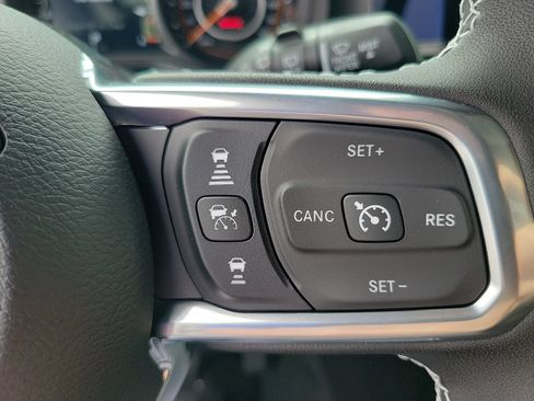 New 2025 Jeep Wrangler Unlimited Sahara AWD/4WD image 6