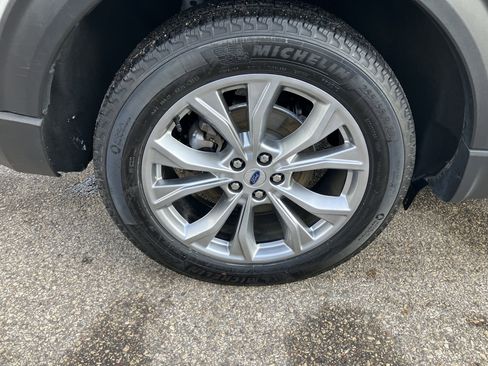 Used 2023 Ford Explorer XLT w/ Equipment Group 202A image 20