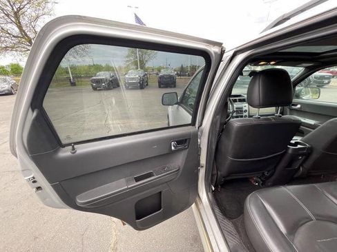 Used 2008 Mercury Mariner 4WD V6 image 25