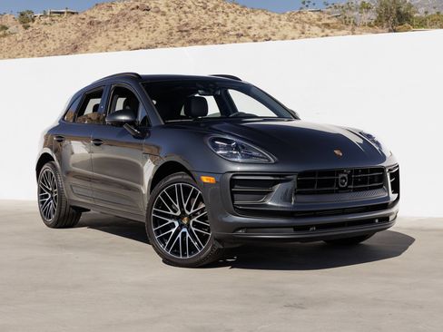 Certified 2026 Porsche Macan AWD/4WD image 9