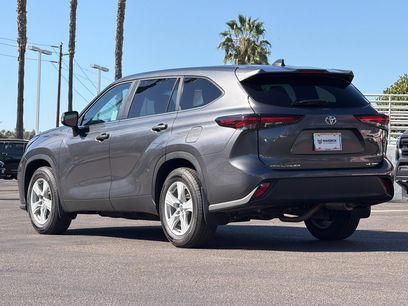 Used 2025 Toyota Highlander LE