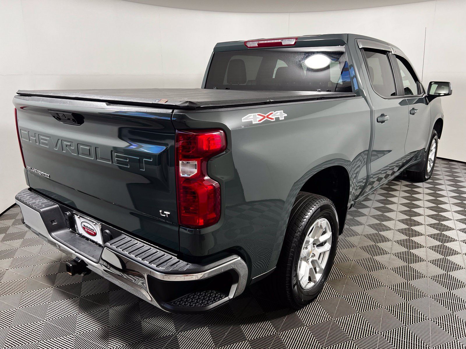 Used 2025 Chevrolet Silverado 1500 LT AWD/4WD image 5
