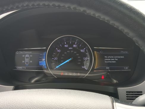 Used 2018 Ford Explorer XLT w/ Equipment Group 202A FWD image 15