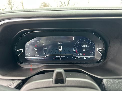 Used 2024 GMC Yukon Denali w/ Denali Reserve Package image 24