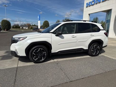 Used 2025 Subaru Forester Limited w/ Popular Package #1 AWD/4WD image 10