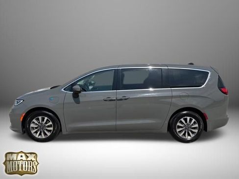 Used 2023 Chrysler Pacifica Touring-L FWD image 24