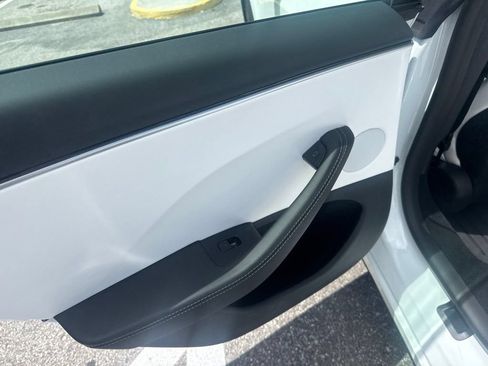 Used 2025 Tesla Model 3 Long Range RWD image 10