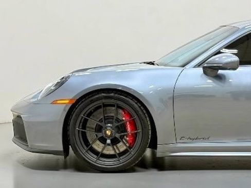 Used 2025 Porsche 911 Carrera 4 GTS AWD/4WD image 5