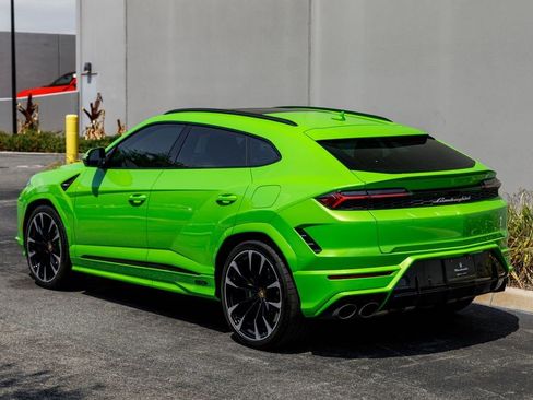 Used 2025 Lamborghini Urus SE image 3