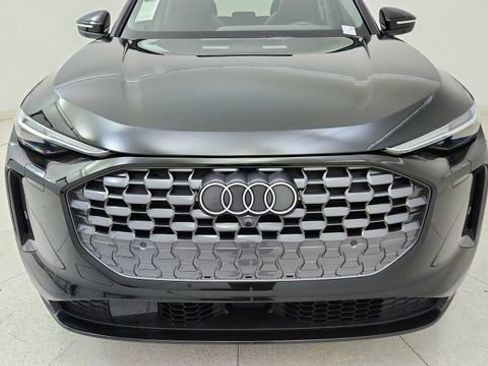 Used 2025 Audi Q5 Premium Plus w/ Premium Plus image 8