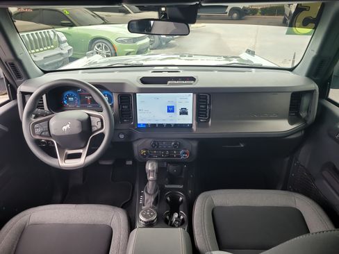 Used 2025 Ford Bronco 4-Door AWD/4WD image 14