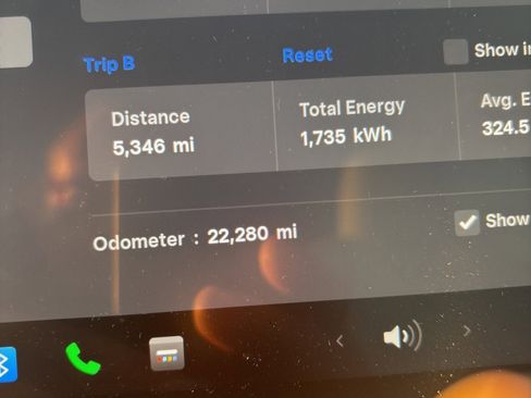 Used 2025 Tesla Model Y Long Range image 4