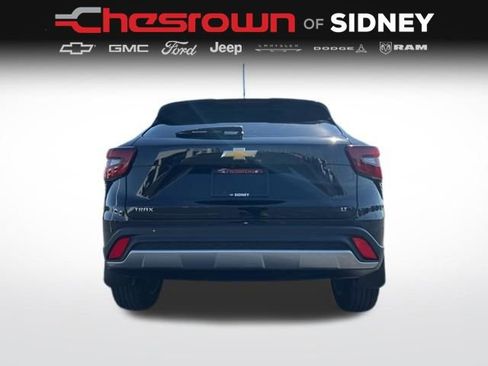 Used 2025 Chevrolet Trax LT FWD image 14